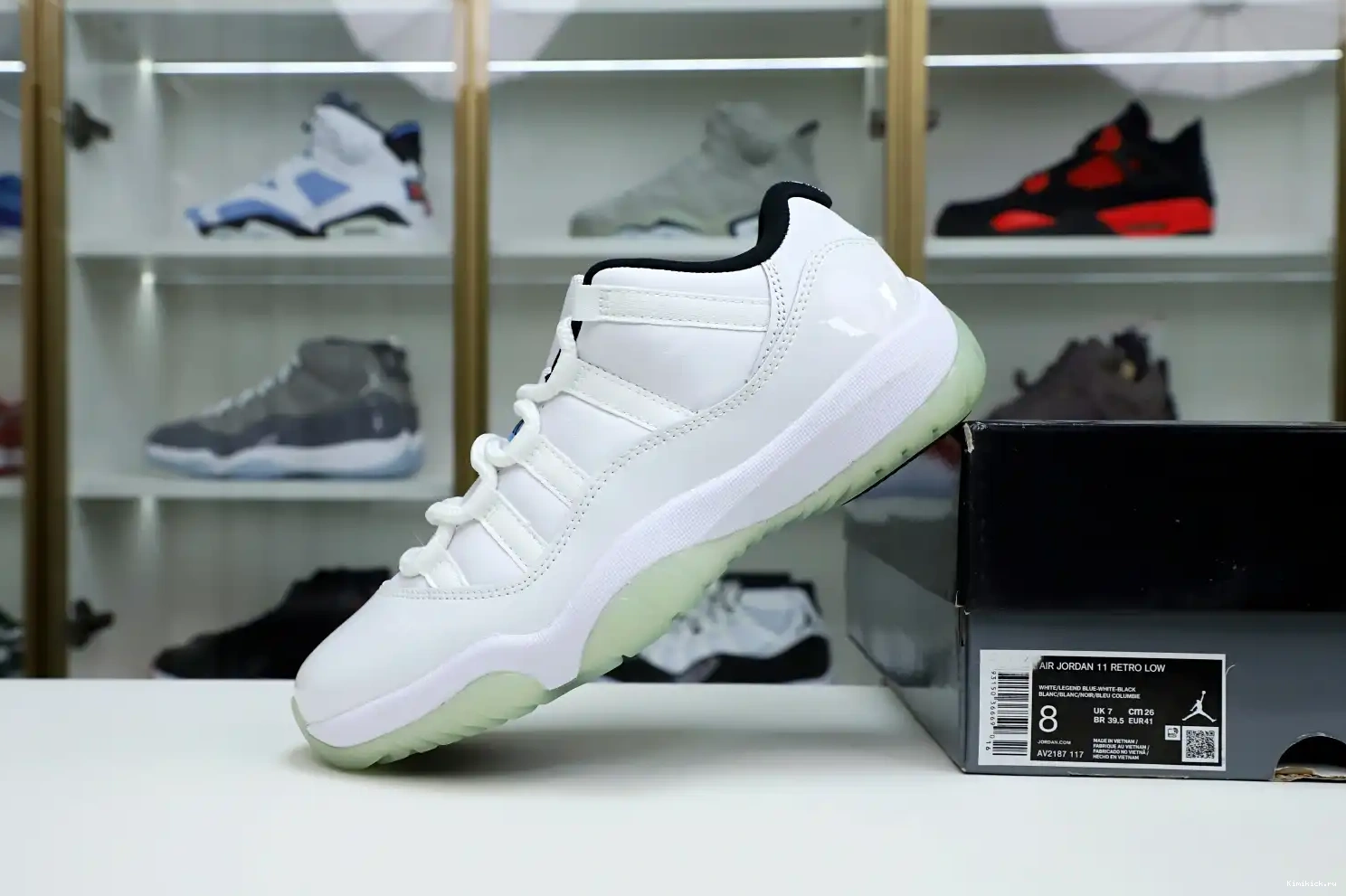 JORDAN Kimikick LOW BLUE AIR LEGEND RETRO 11 0428